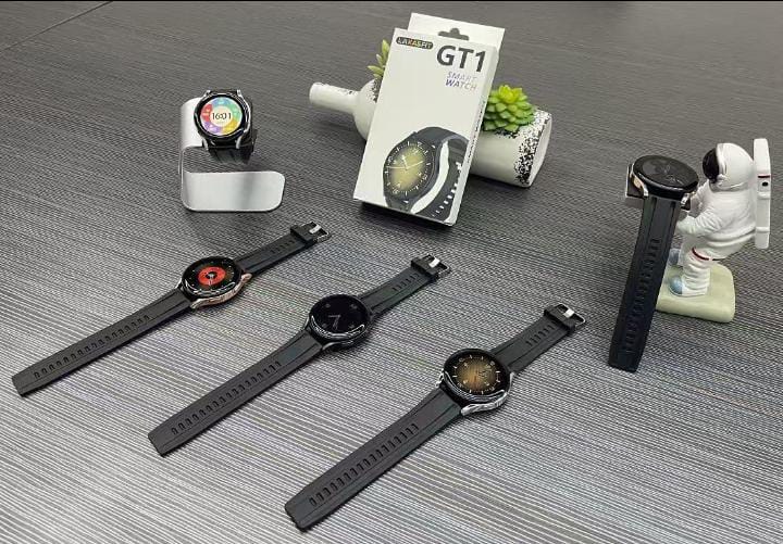 GT1 Smart Watch Multi-Display Edition